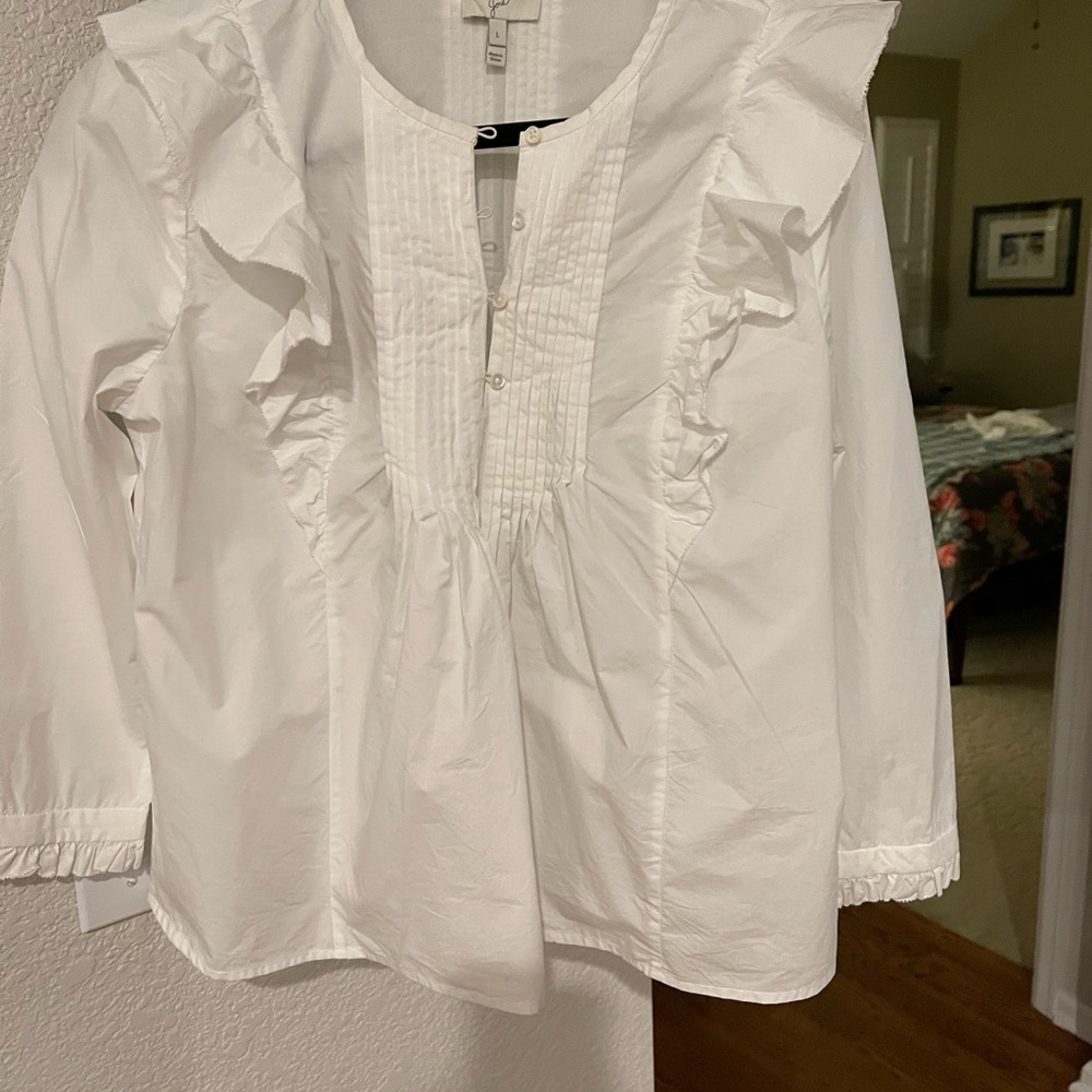 COPY - JOIE Ruffle top - Picture 2 of 4